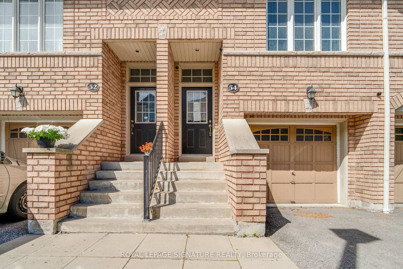 54 Oakins Lane | Ajax | Elena Saradidis Group