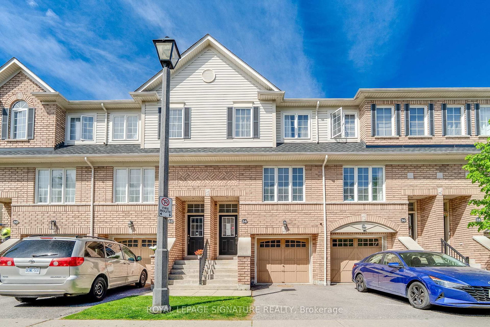 54 Oakins Lane | Ajax | Elena Saradidis Group
