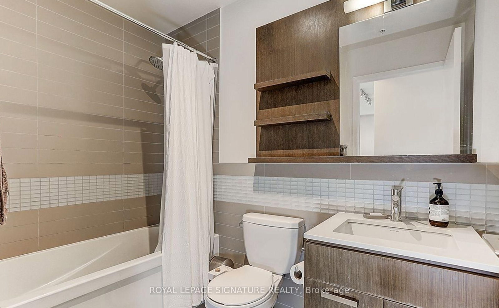 295 Adelaide St W #3701 | Toronto | Elena Saradidis Group