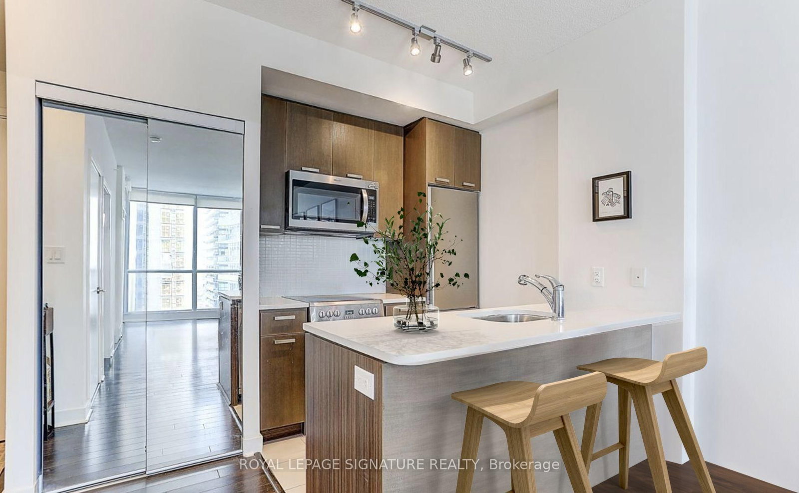295 Adelaide St W #3701 | Toronto | Elena Saradidis Group