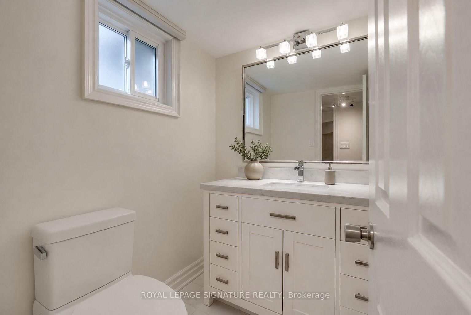 23 West Borough St | Markham | Elena Saradidis Group