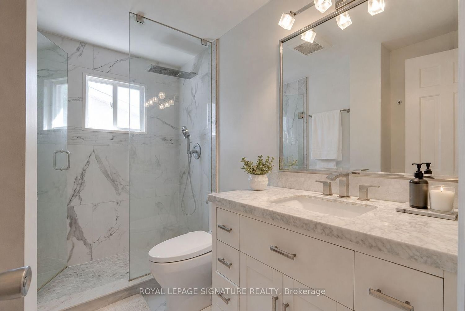 23 West Borough St | Markham | Elena Saradidis Group