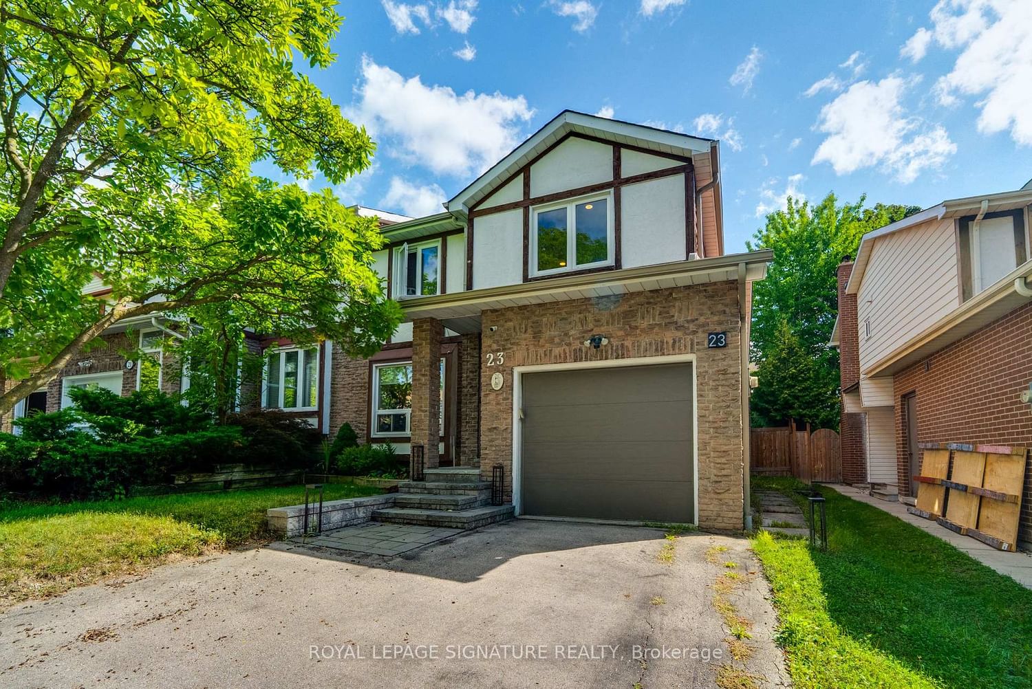 23 West Borough St | Markham | Elena Saradidis Group