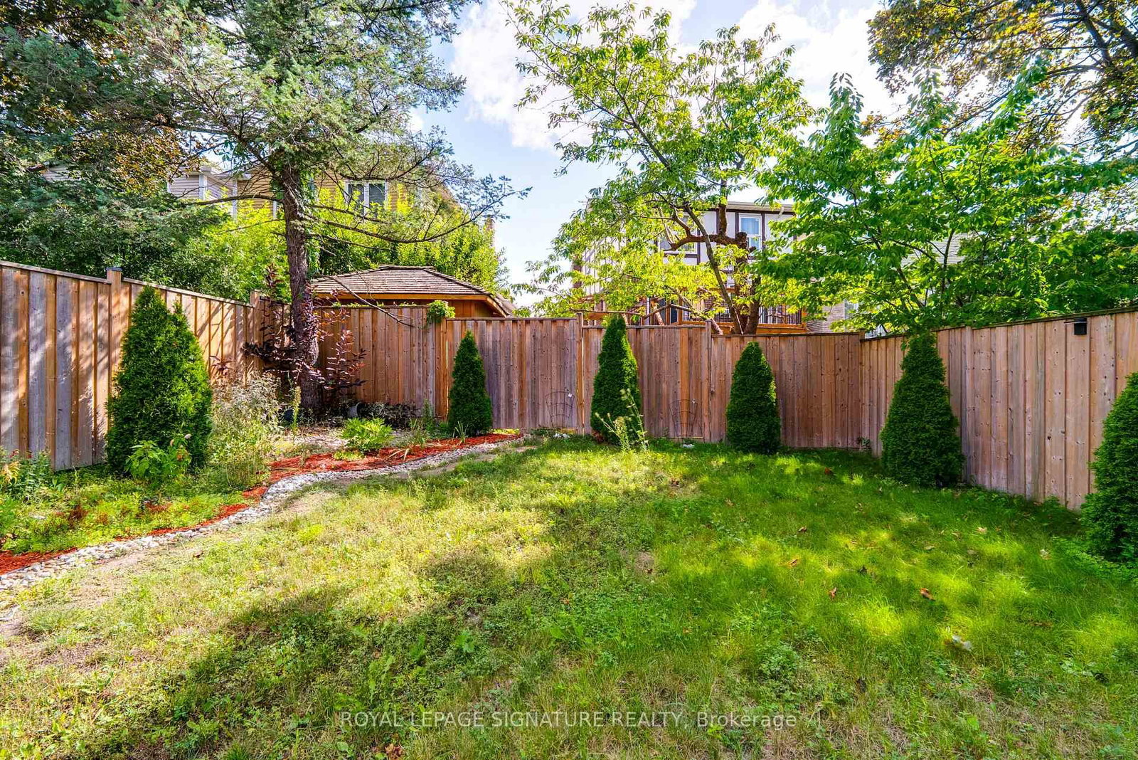 23 West Borough St | Markham | Elena Saradidis Group