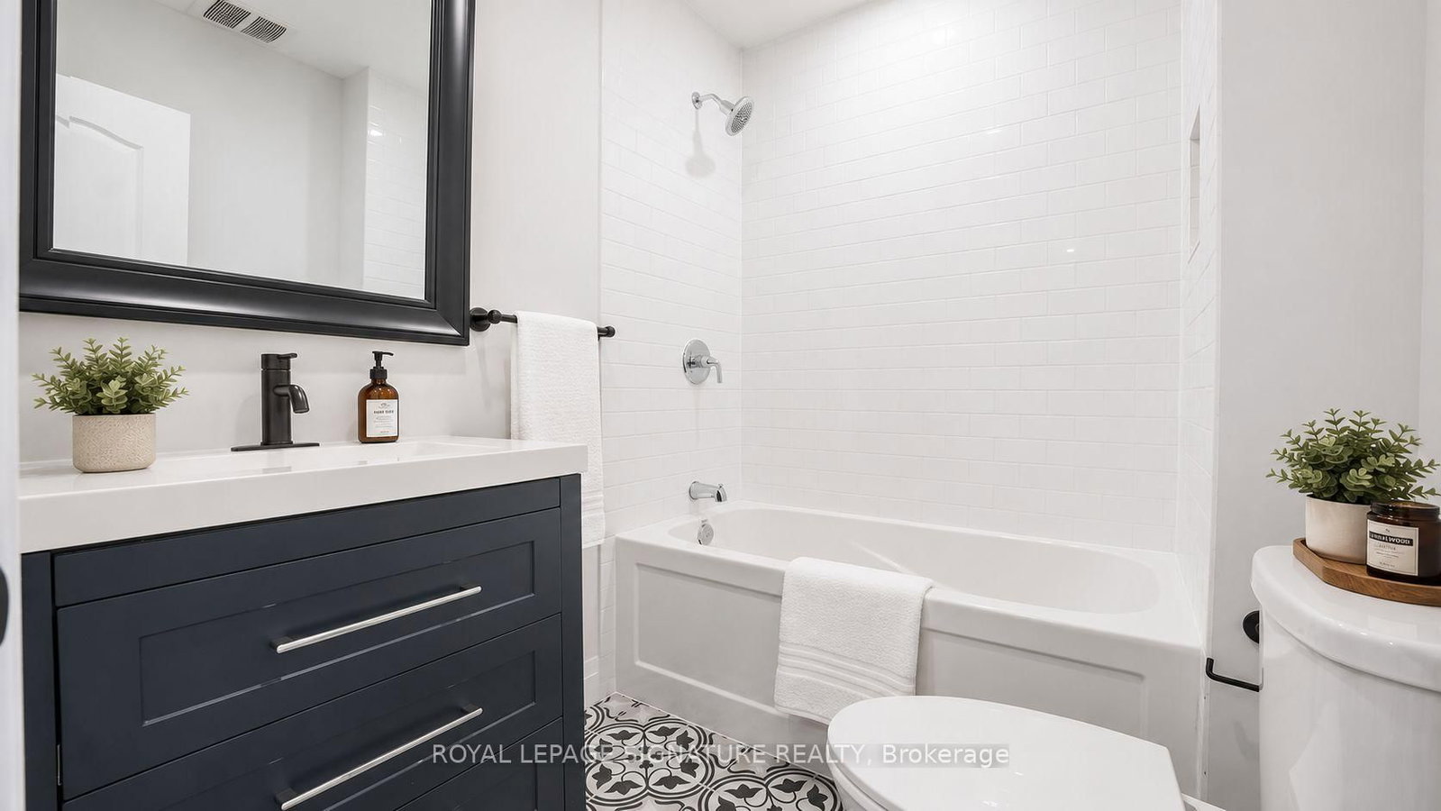 53 1/2 Kinrade Ave | Hamilton | Elena Saradidis Group