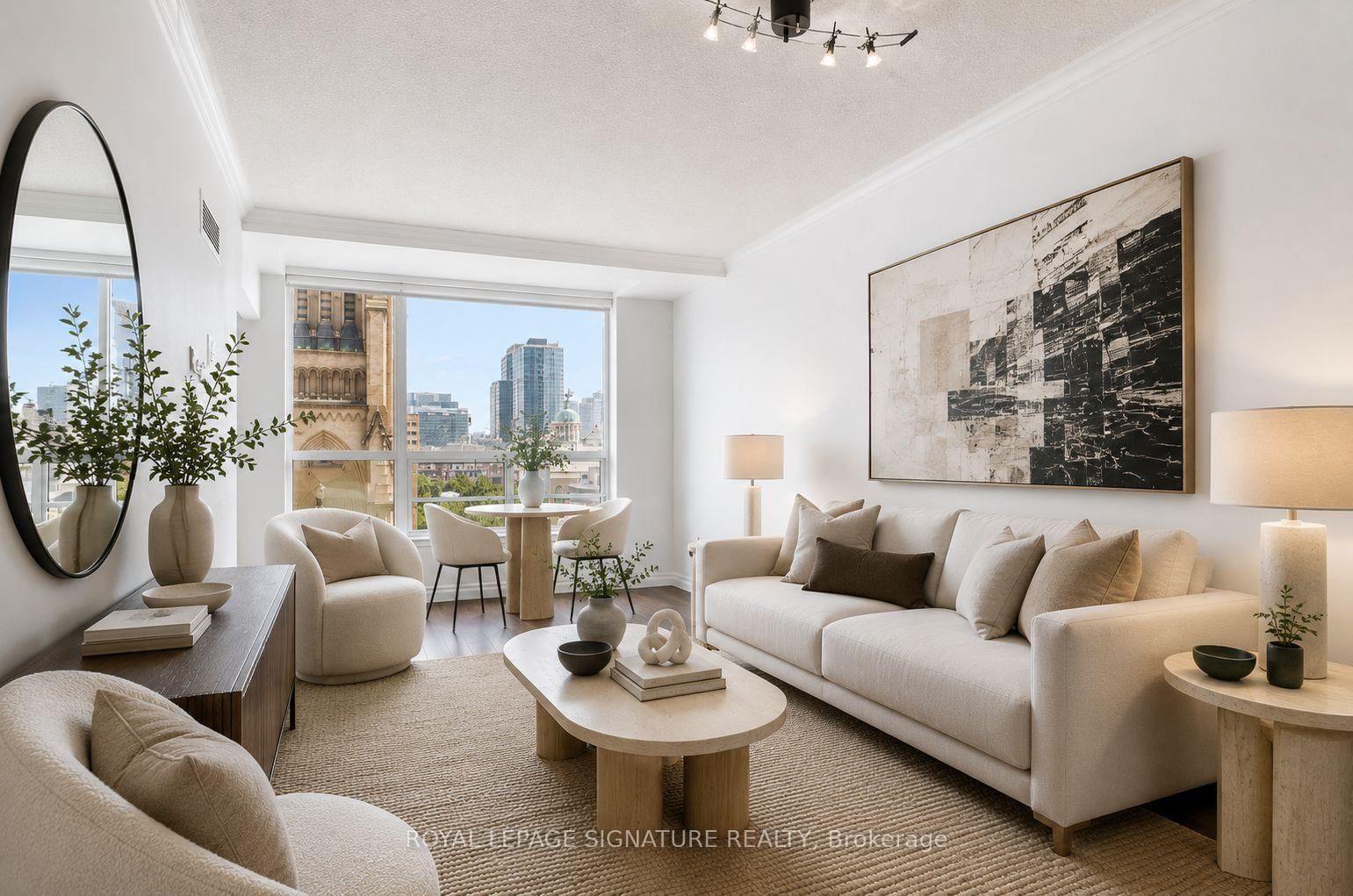 92 King St E #813 | Toronto | Elena Saradidis Group