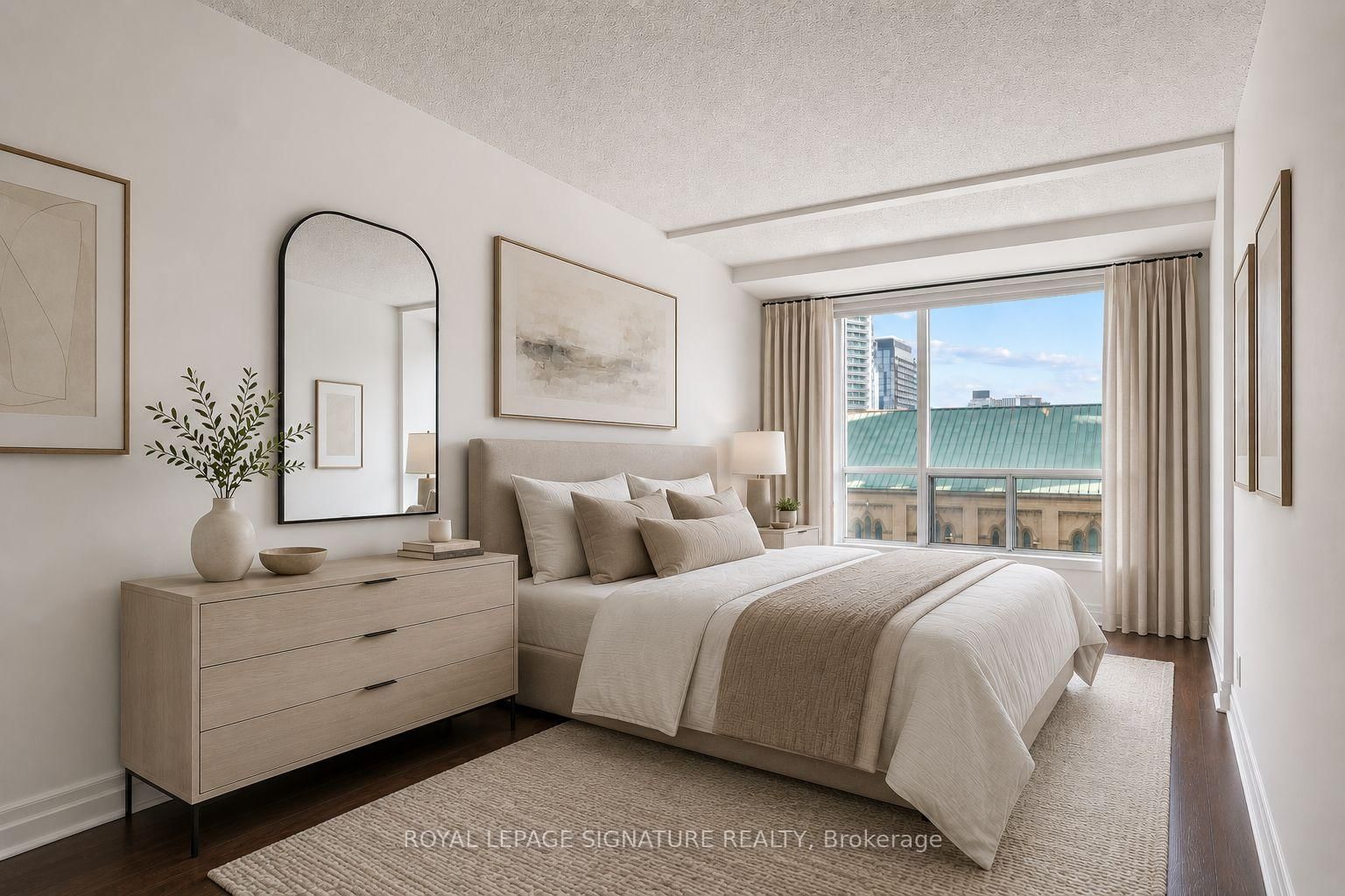 92 King St E #813 | Toronto | Elena Saradidis Group
