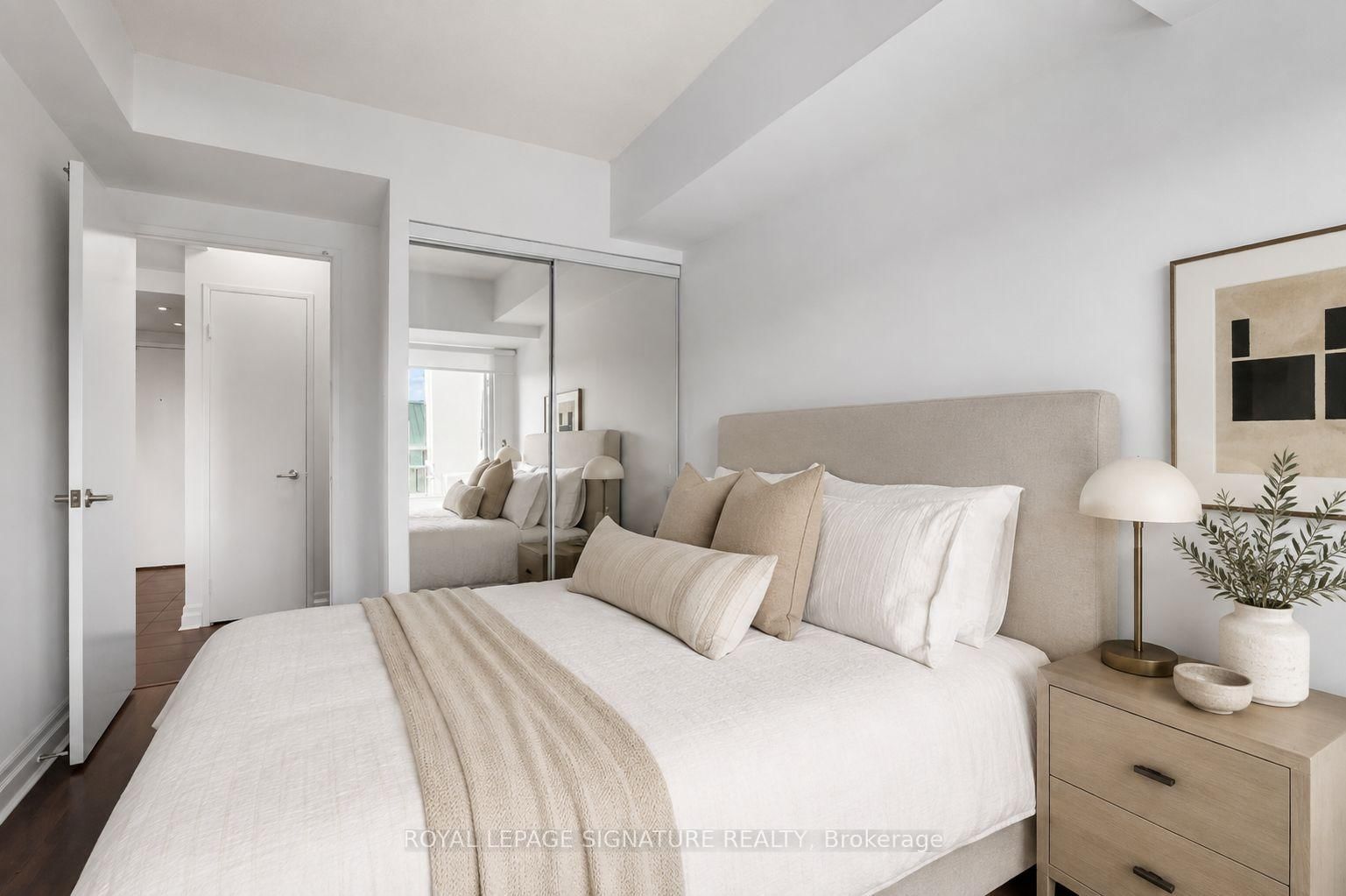 92 King St E #813 | Toronto | Elena Saradidis Group