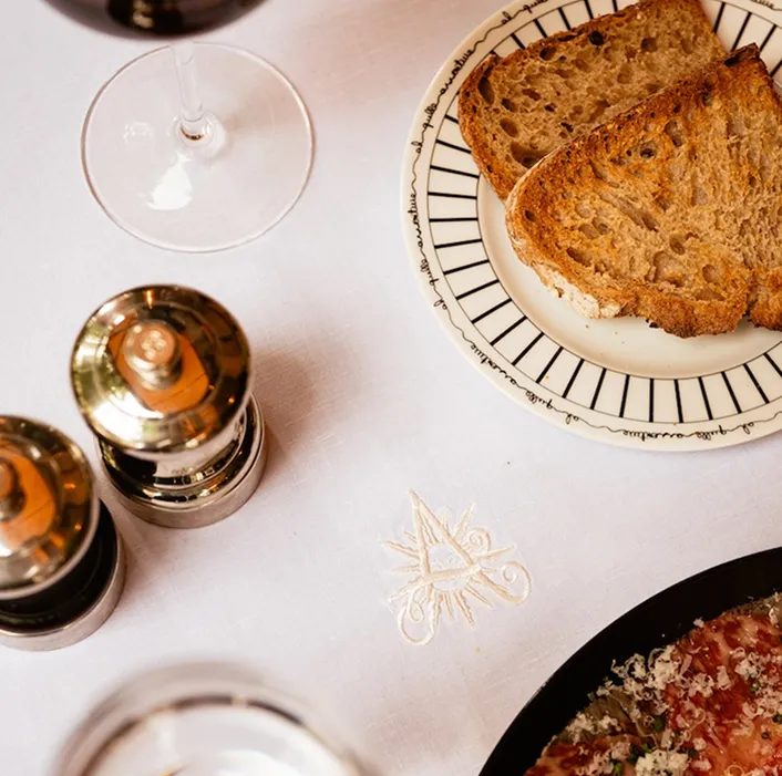 plat servi dans notre restaurant à l'hôtel aventure situé avenue victor hugo