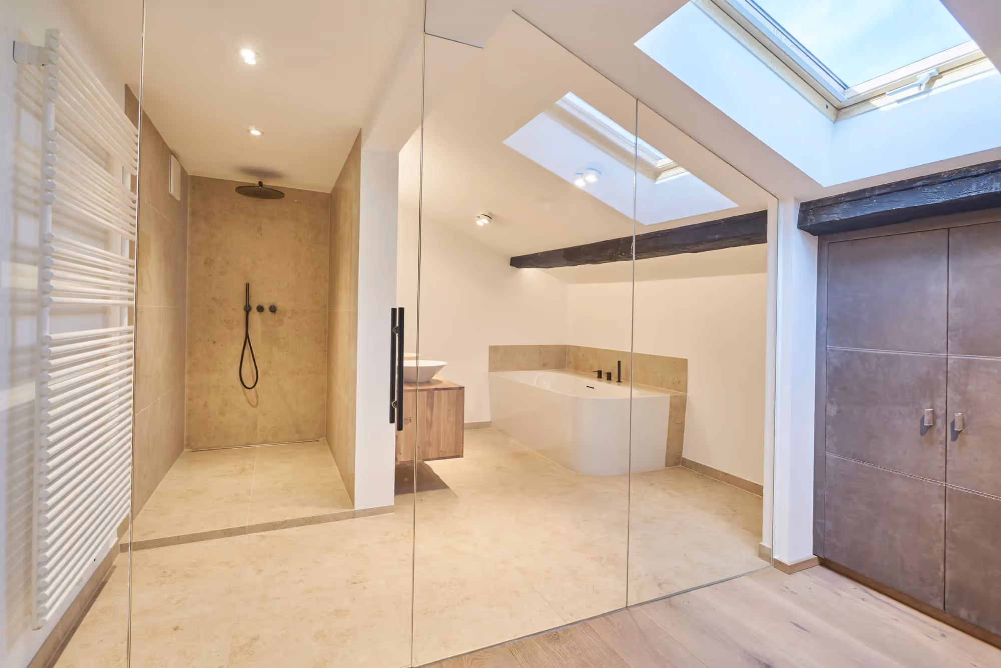 12 Professionelle Immobilien- und Interior-Fotografie: Hochwertige Aufnahmen von Architektur, Räumen und Einrichtung für Designer, Magazine und Architekten oder Marketingzwecke