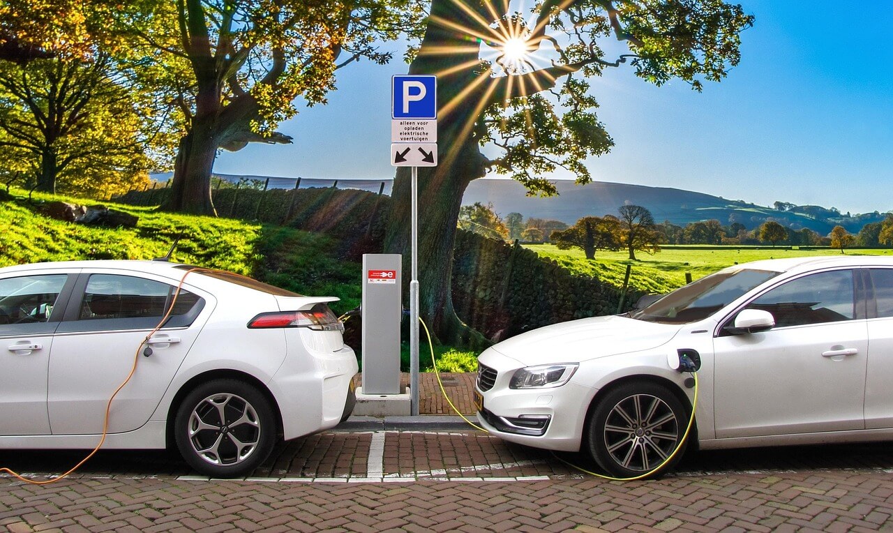 Pros and Cons of Buying a Car Through a Limited Company
