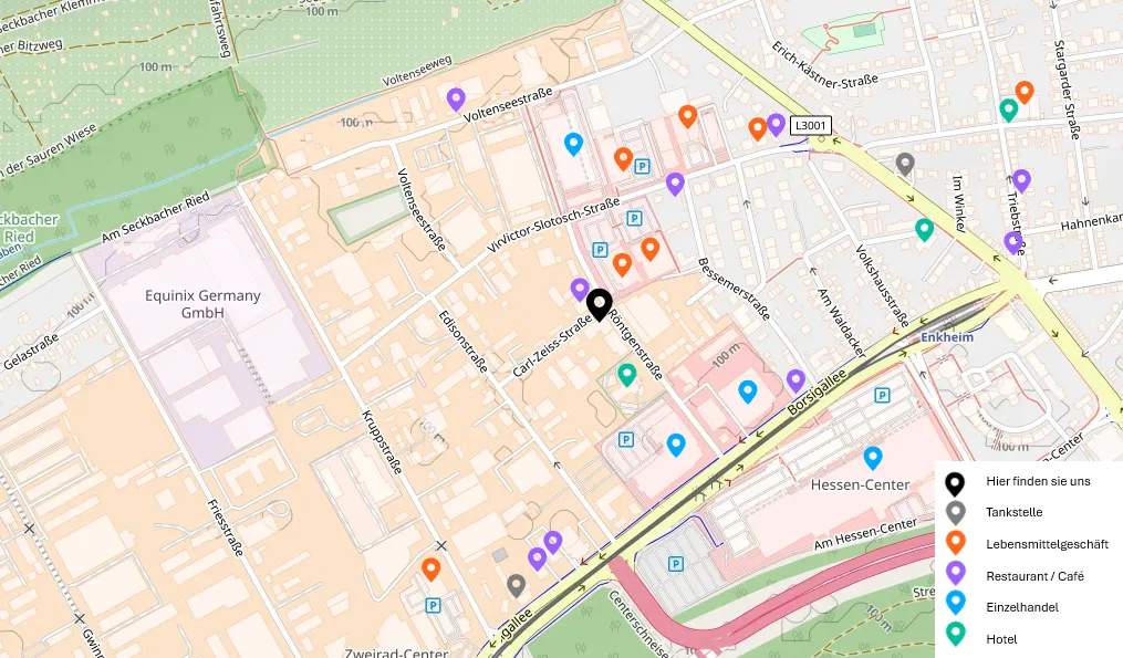 Kartenansicht eines Stadtteils mit markierten Standorten für Lebensmittelgeschäfte, Restaurants, Einzelhandel, Hotels, Tankstellen und dem Standort 'Hier finden Sie uns' nahe Hessen-Center und Equinix Germany GmbH.
