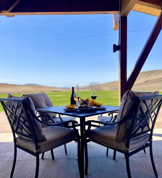 3 Horse Ranch Vineyards, LLC