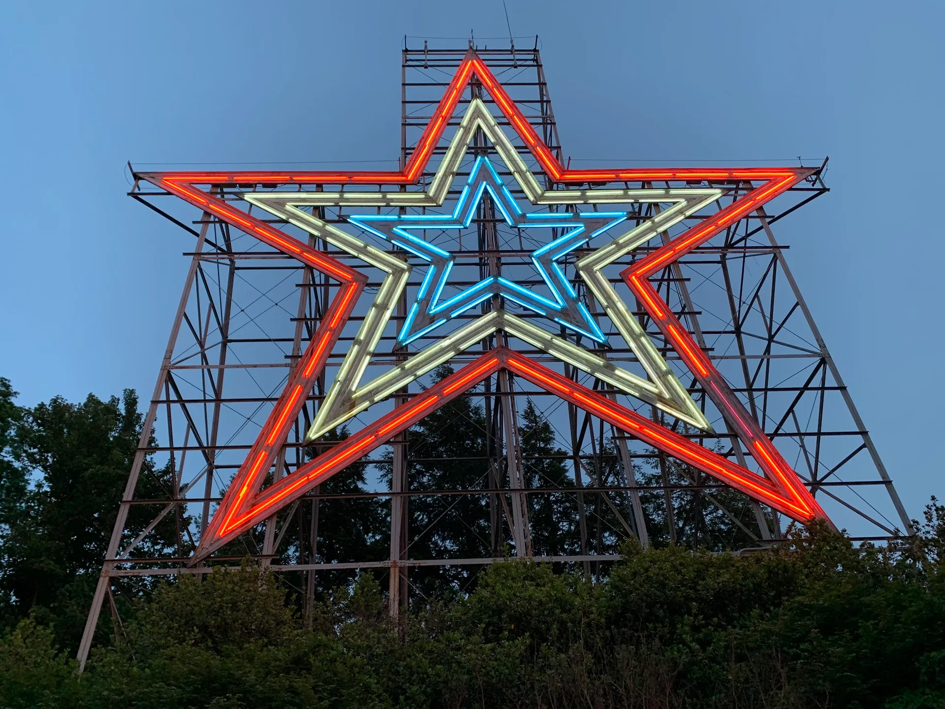 Mill Mountain Star