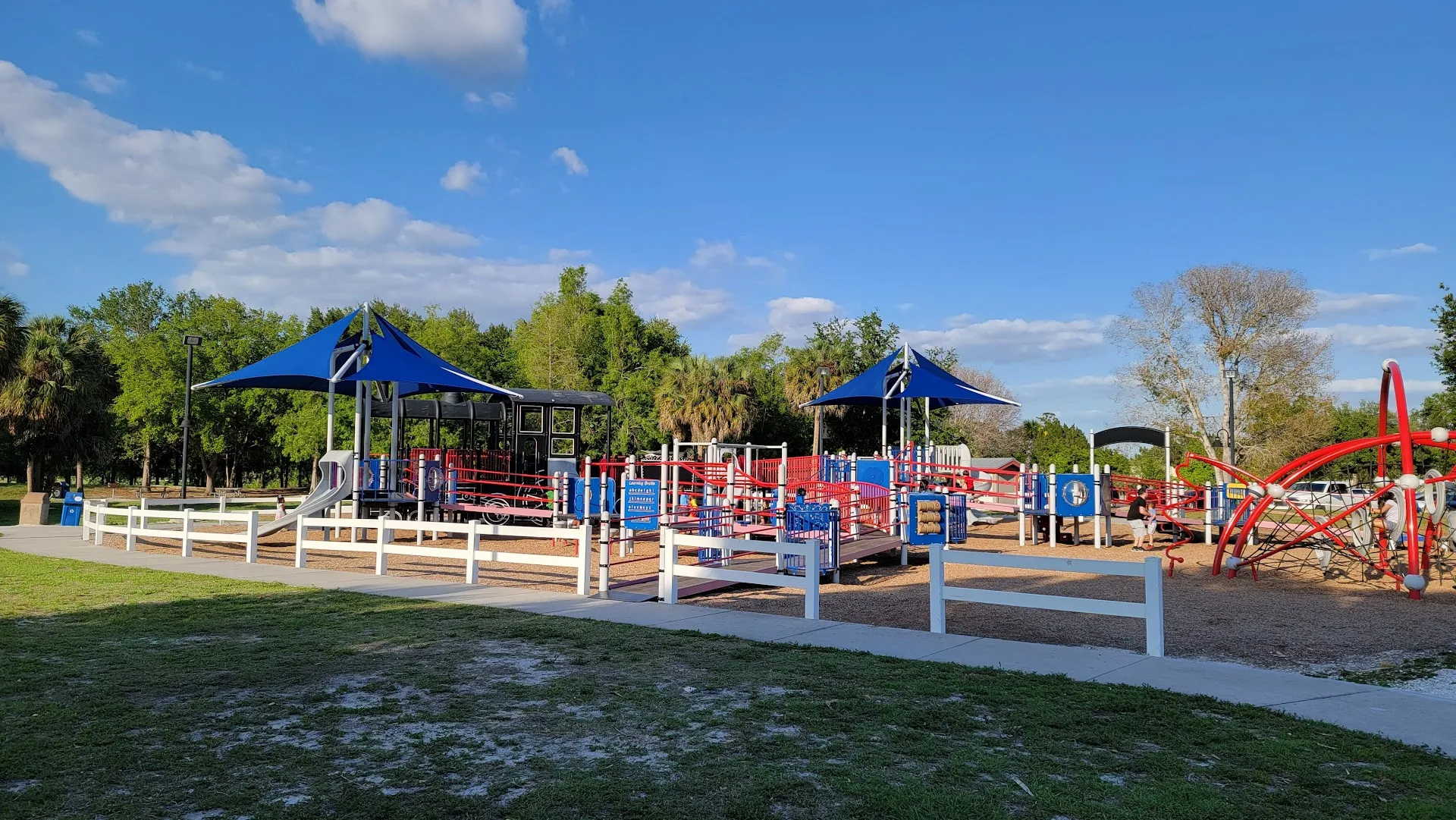 Lakes Park