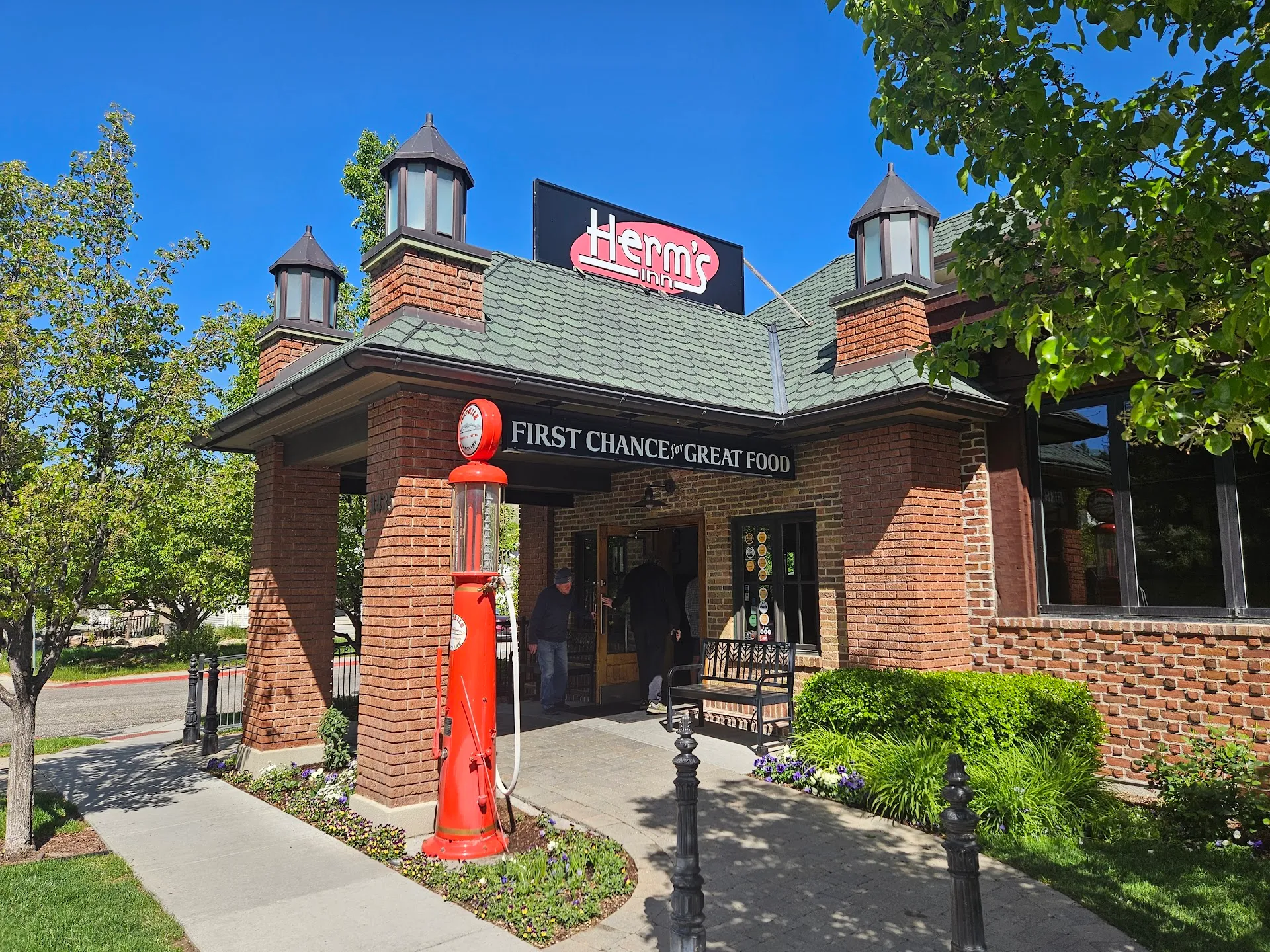 Herm's Inn