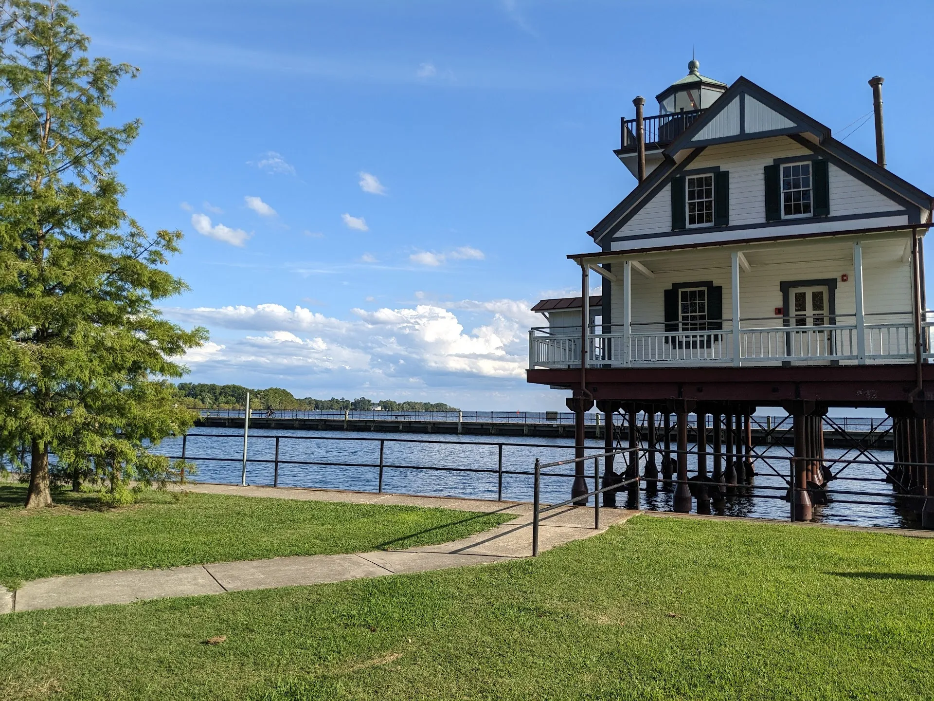 Colonial Waterfront Park