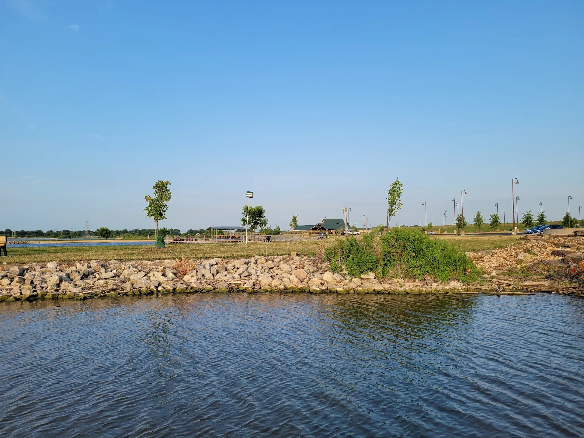 370 Lakeside Park