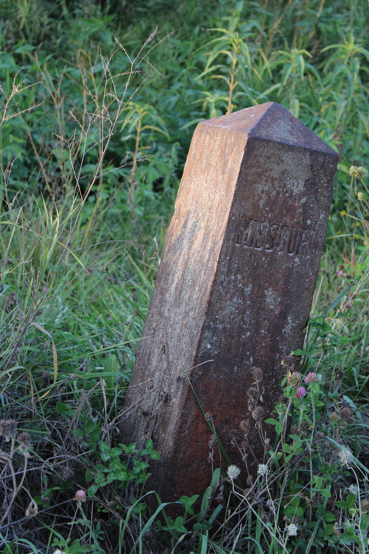 Iowa-Missouri Border Marker
