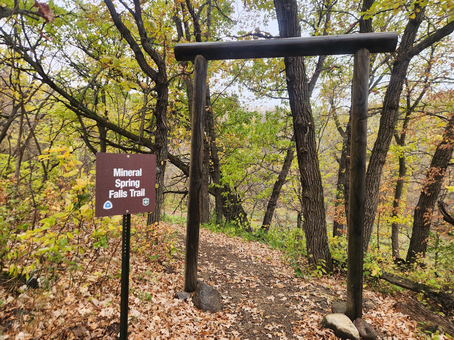 Mineral Springs Waterfall Trailhead.