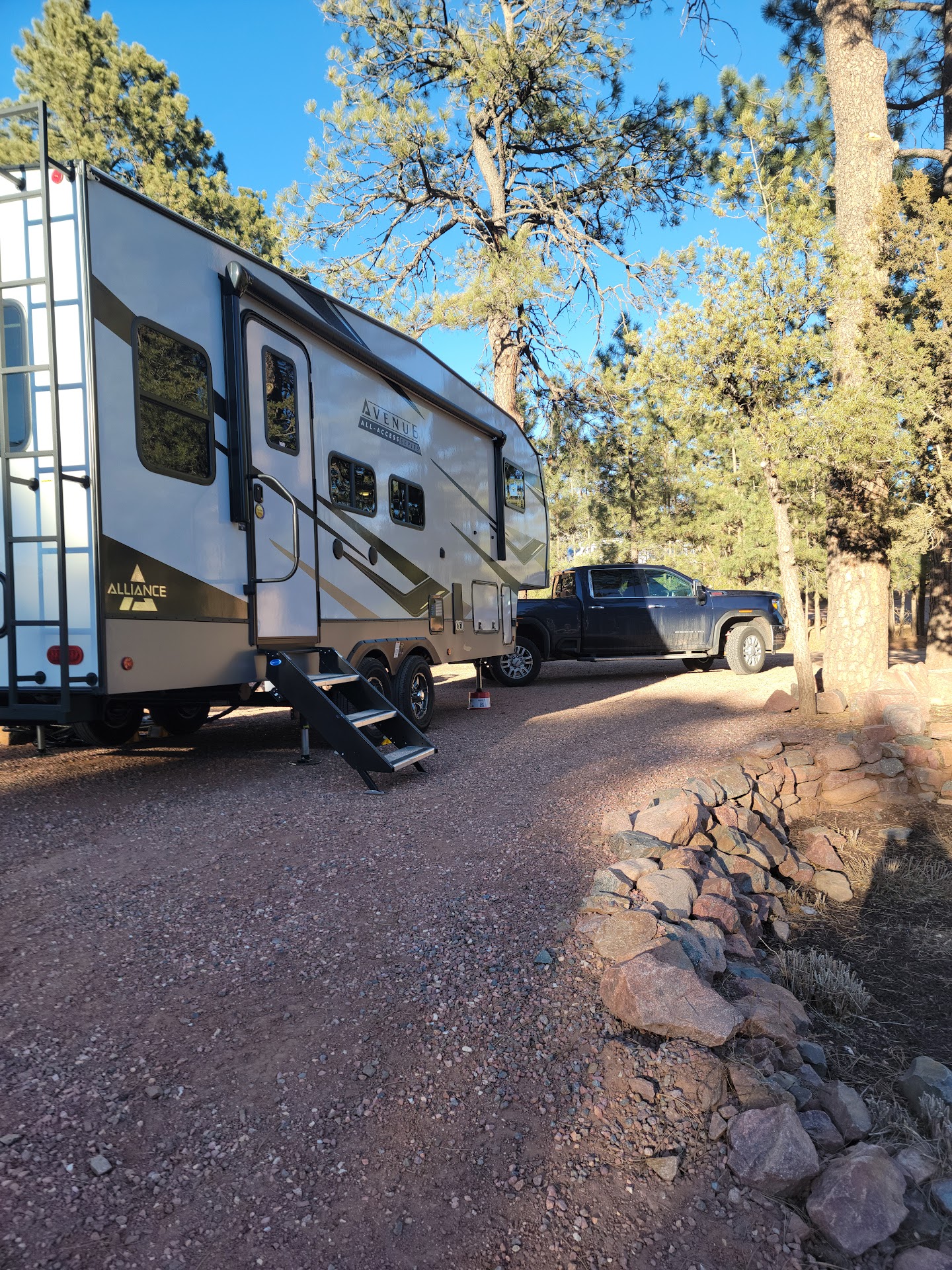 Mountaindale Cabins & RV Resort