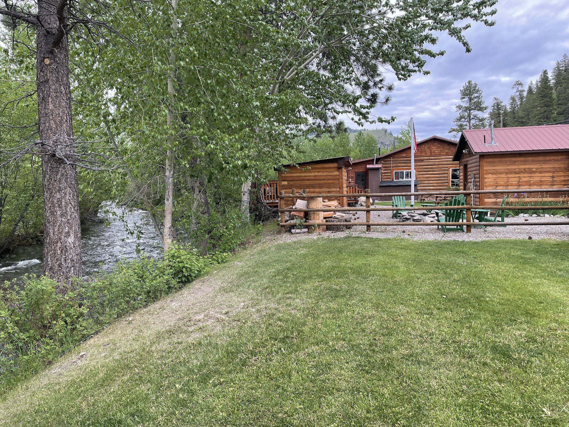 Waters Edge RV Park & Pizzeria