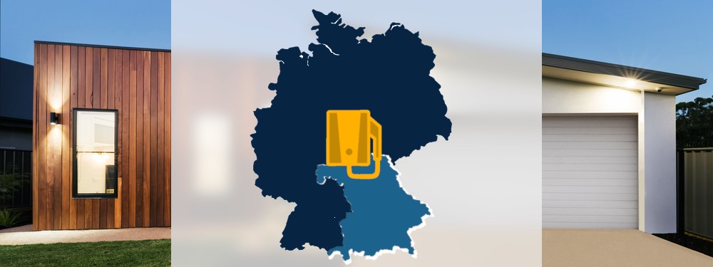 Wallbox Icon und Deutschlandkarte mit Bayern und Garage im Hintergrund