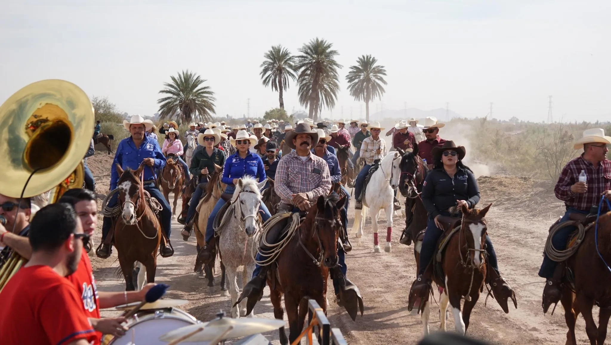 Una cabalgata grupal en La Ruta Vaquera, Baja California
