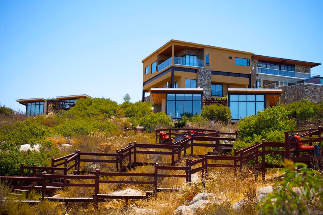 Hospedarse en Ensenada superará tus expectativas.