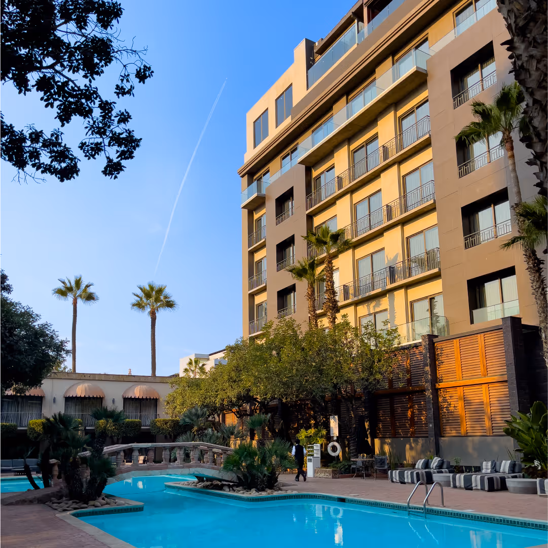 Desde $7,000mxn impuestos incluidos, para reservas directas por 2 noches de lujo para 2 adultos y 2 niños, incluye desayuno buffet+brunch, check in viernes 3pm, late check out domingo 6pm, 20% en centros de consumo