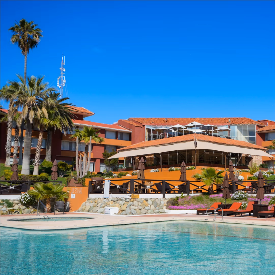 Tarifa especial para locales de $83.50 USD por noche, válida de domingo a jueves.