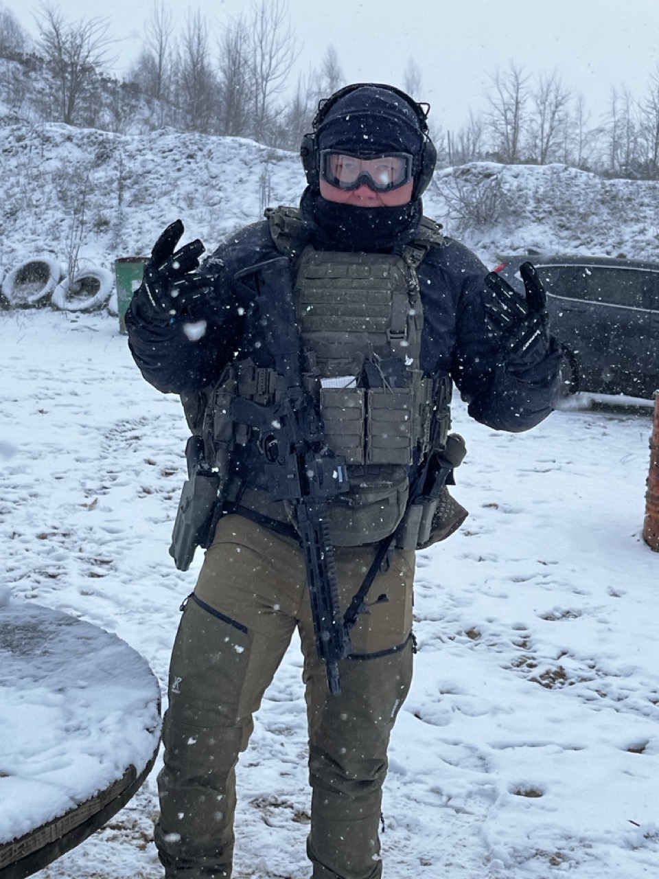 Szkolenie srzeleckie, ubiór na strzelnice, broń, strzelnica, ubiór taktyczny