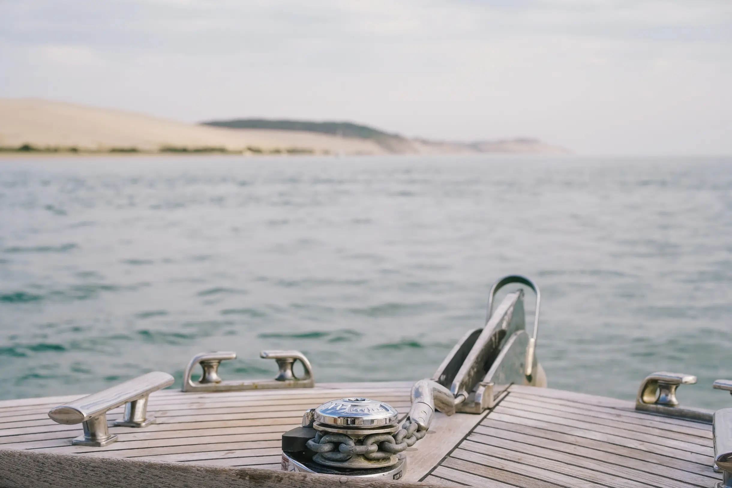Photo du bassin d'arcachon depuis un bateau sur l'eau