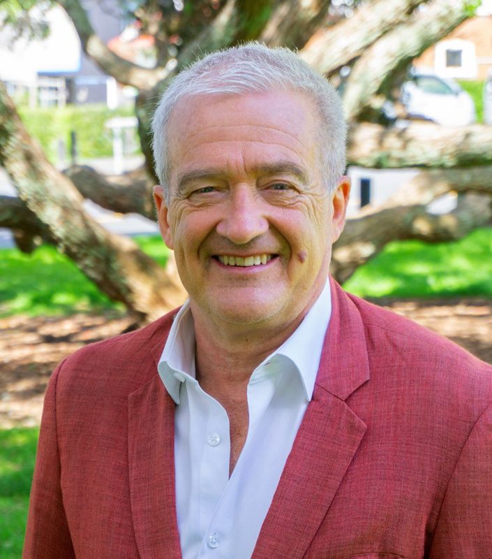 Professor Simon Holdaway