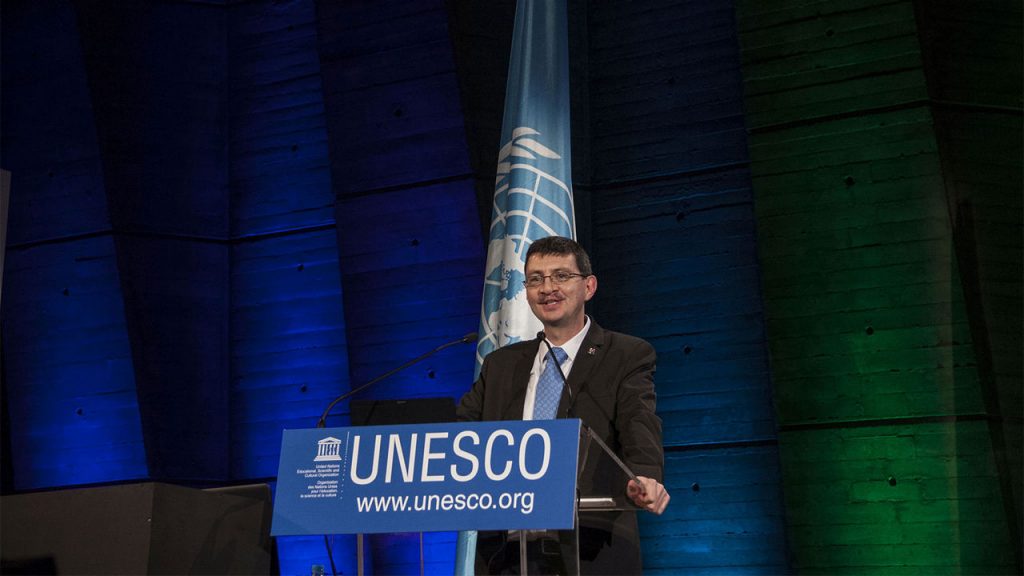 Exceptional alumni honoured with prestigious University award