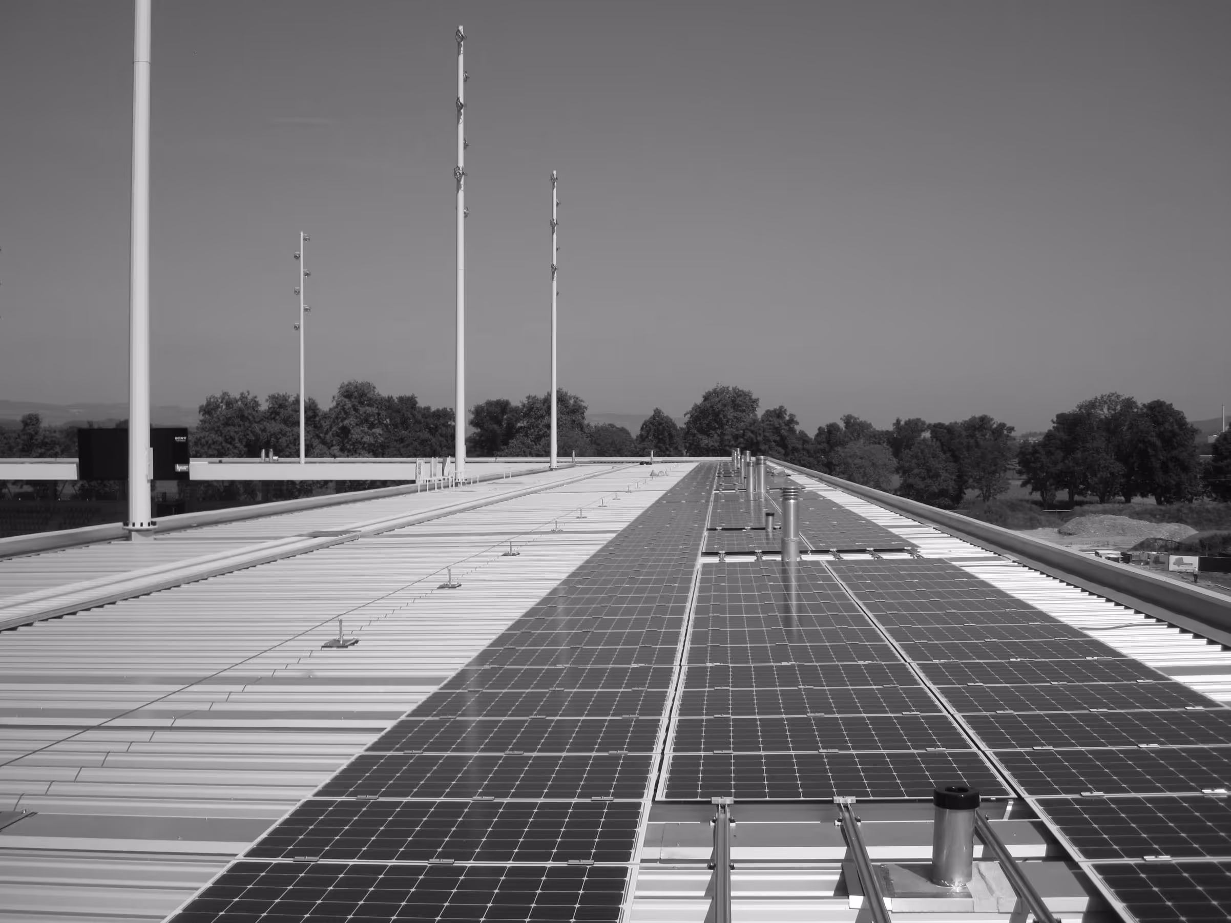 Die ersten PV-Anlagen wurden montiert