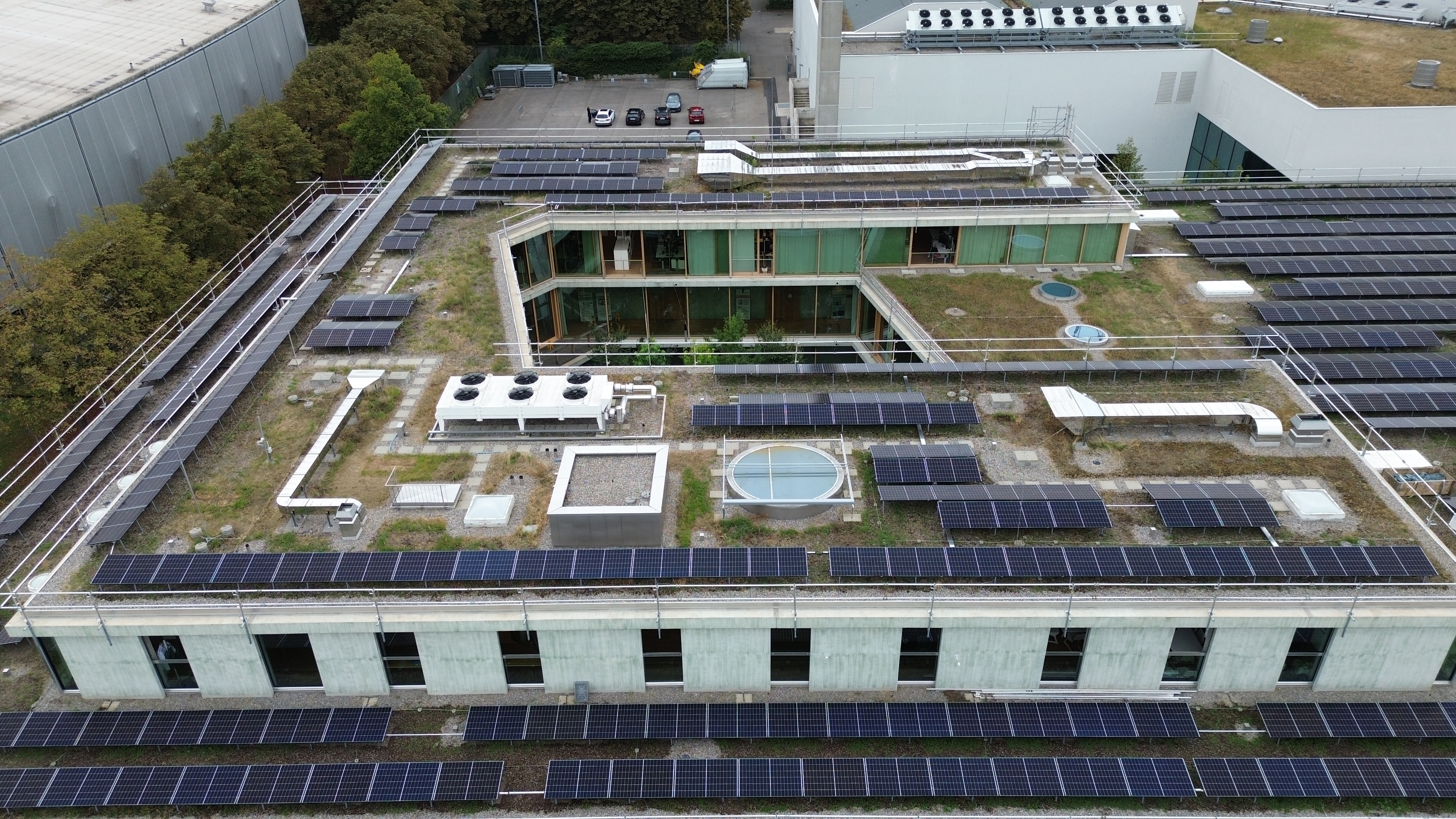 Neubau PV-Aufdachanlage Universität