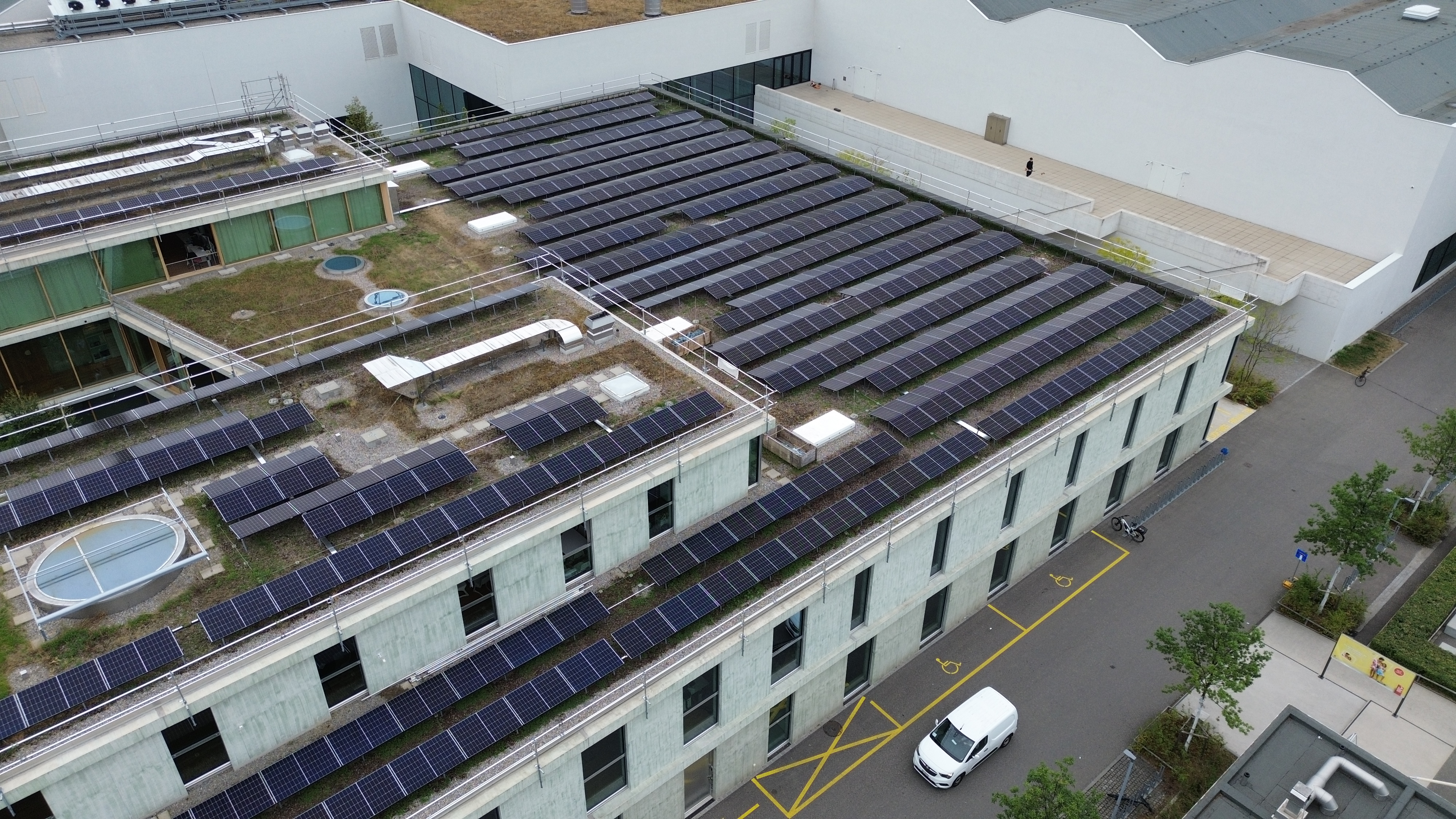 Neubau PV-Aufdachanlage Universität
