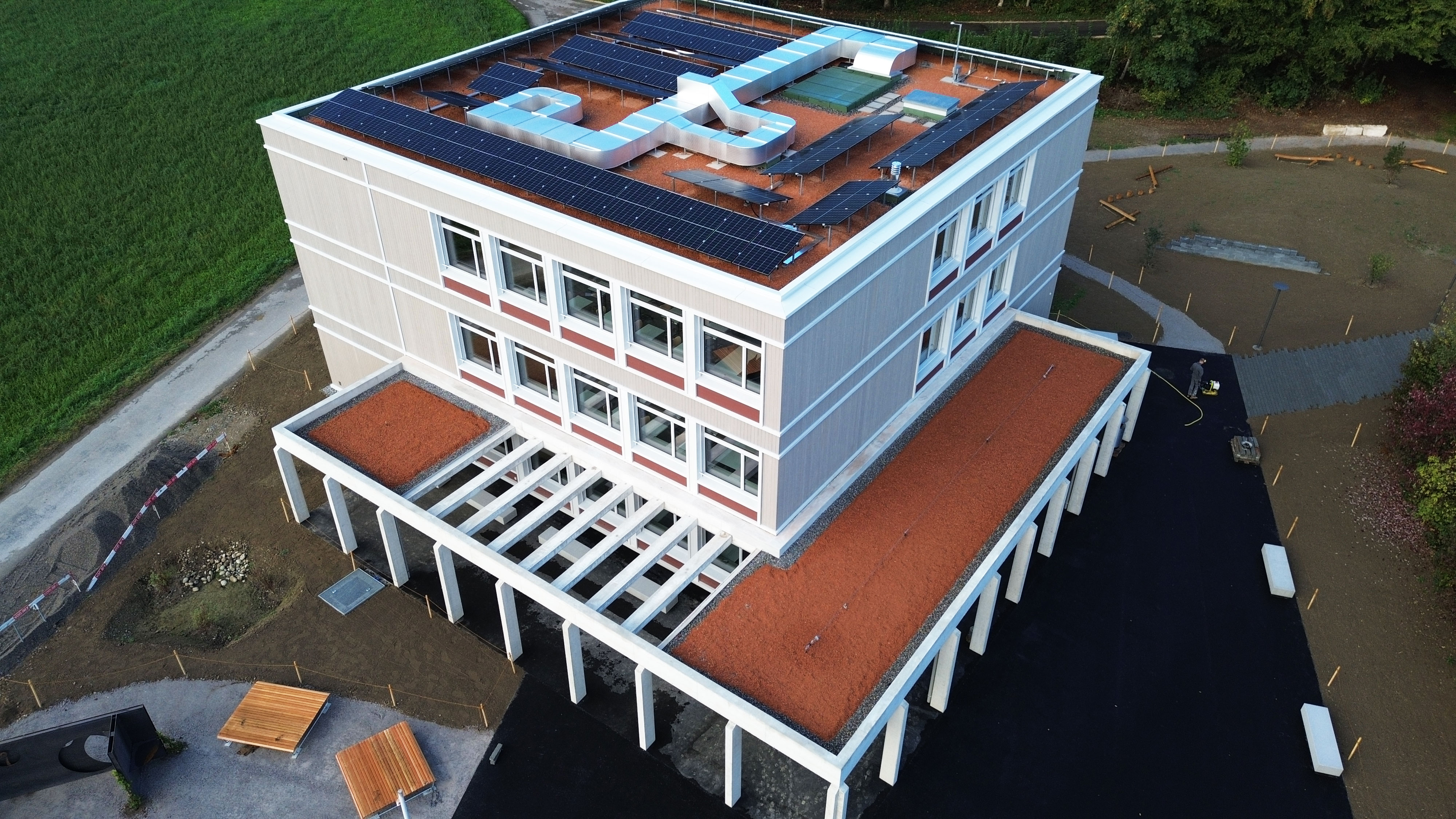 Neubau PV-Aufdachanlage Schulhaus Byfang (im Contracting) 