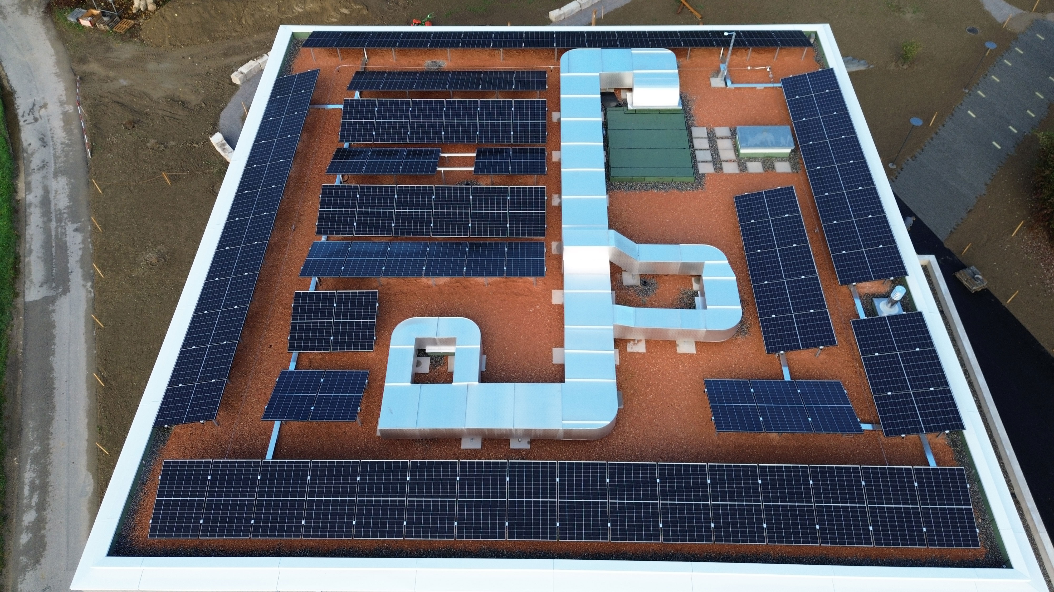 Neubau PV-Aufdachanlage Schulhaus Byfang (im Contracting)