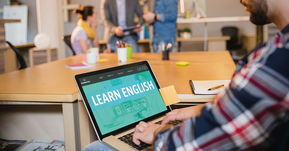 La Mejor Academia de Inglés Online en Cali para Universitarios en 2026: Uonline