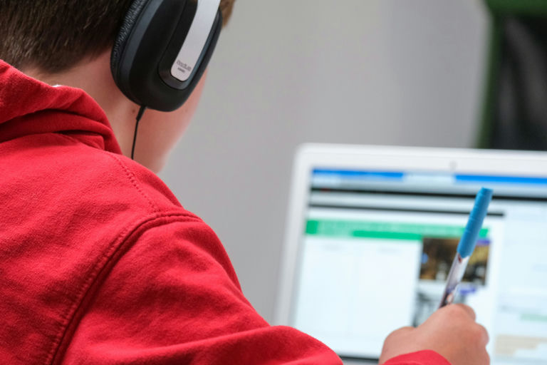 Alternativas a Udemy Business para formación de idiomas en empresas en Colombia (2026)