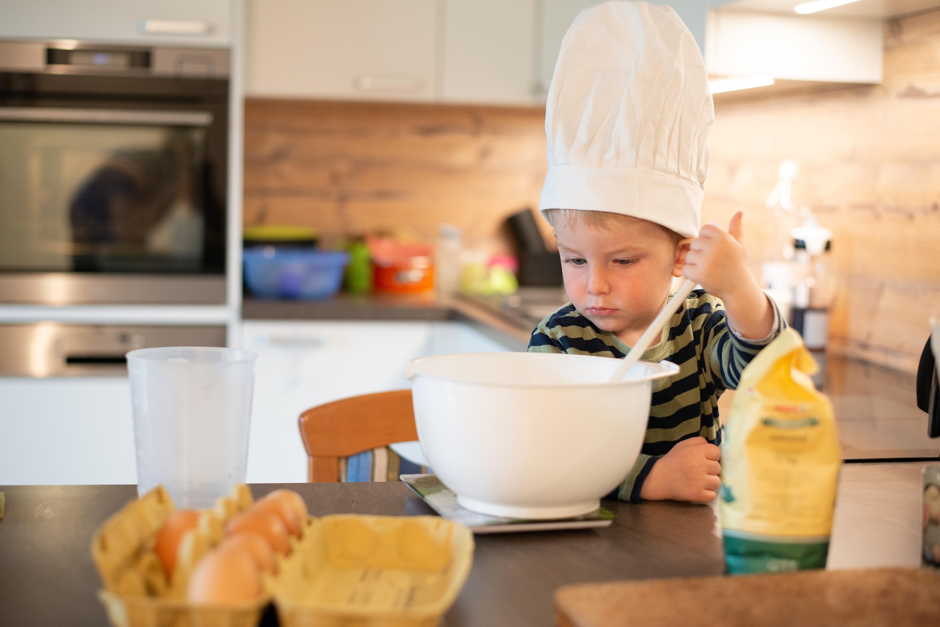 Comment organiser un atelier cuisine en famille avec des recettes pour enfants : le guide pour des moments de partage et de convivialité