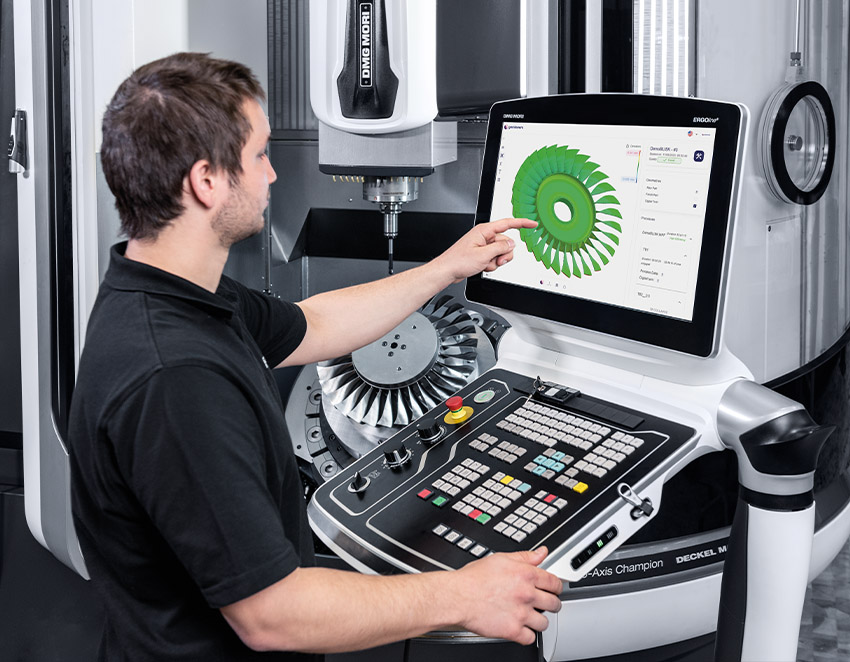 DigitalTwin.NRW training environment with a Digital Twin interface for analyzing manufacturing components in real time