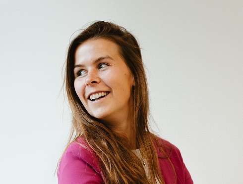 Portret foto van Loes Jansen