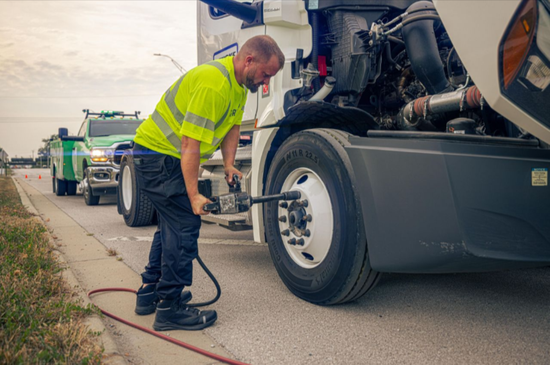 Workforce Challenges in Mobile Truck Repair Operations & How to Fix Them