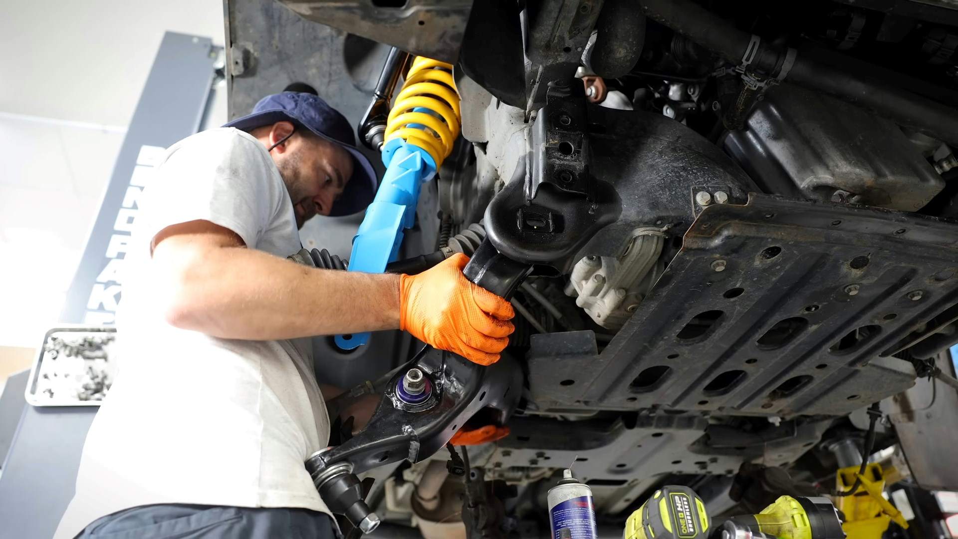 How Truck Repair Shops Can Add Mobile Services Without Heavy Overheads: A Practical Guide