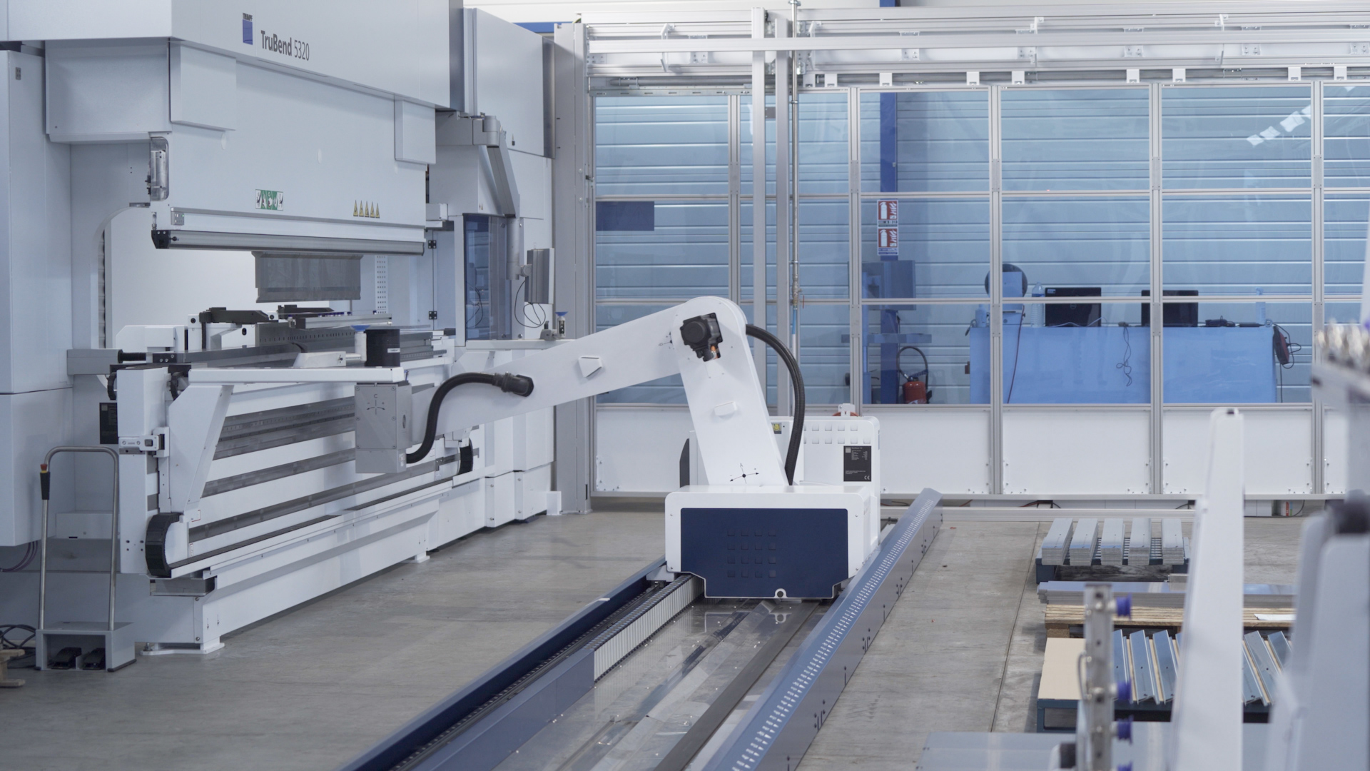 Découpe laser et pliage en ligne