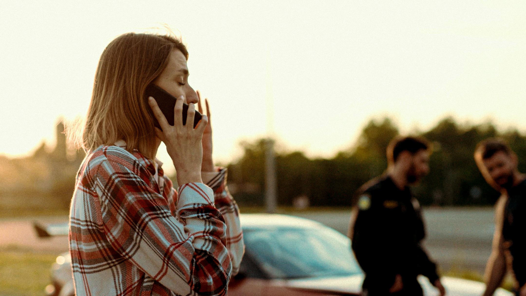 Call After Accident in the Accident Scene