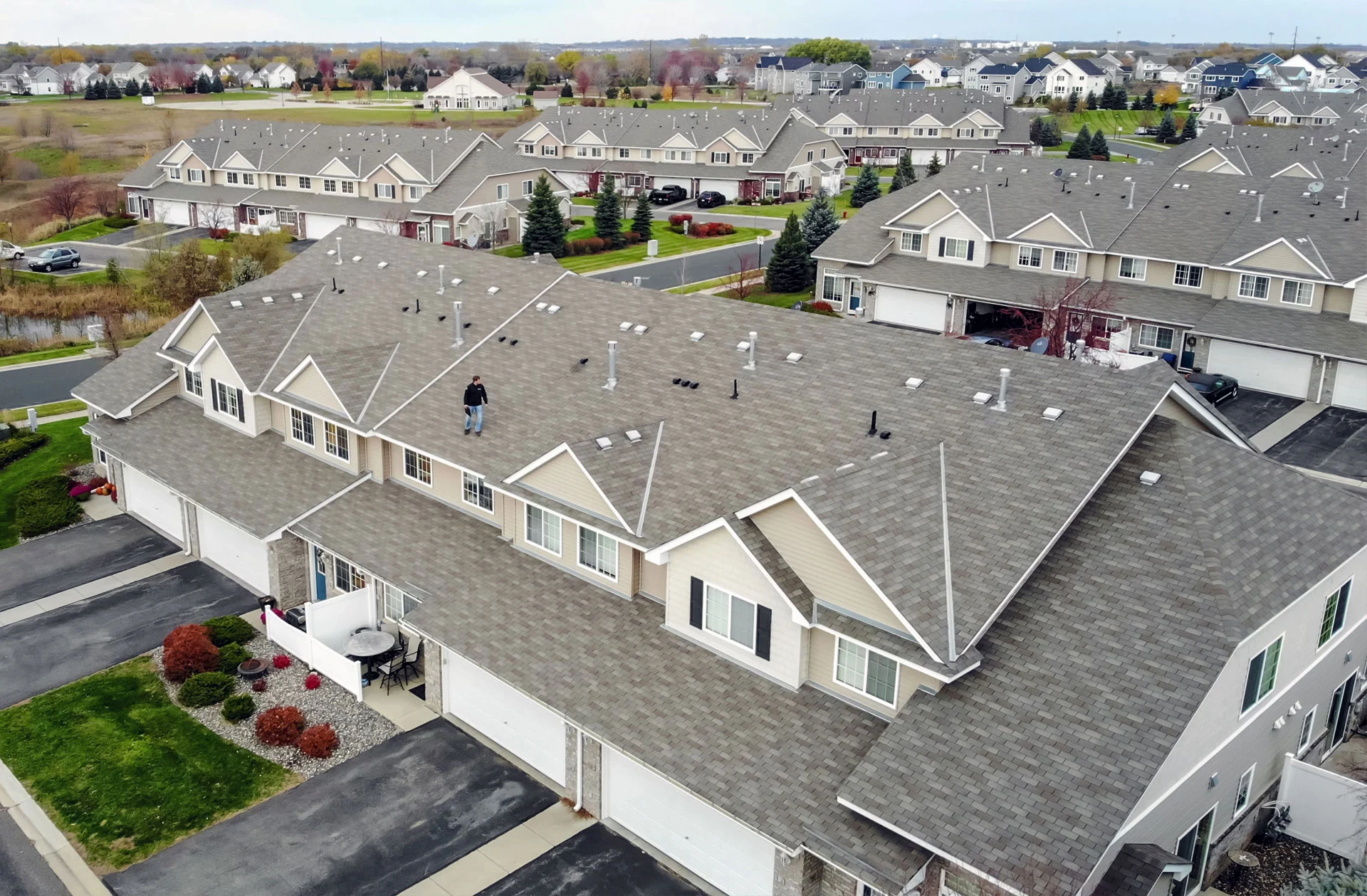 MULTIFAMILY & HOA ROOFING